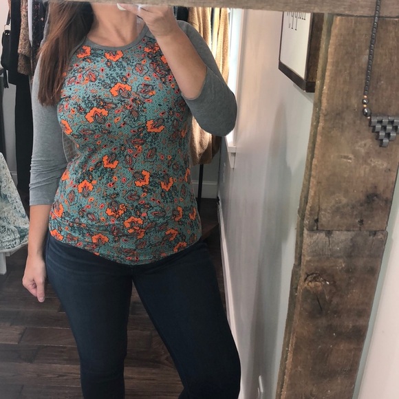 LulaRoe NWT xsmall adorable floral randy top - Picture 2 of 7